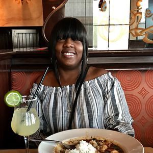 Meet your Posher, Dionne